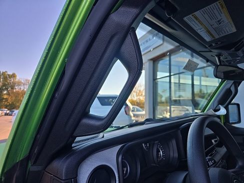 New 2026 Jeep Wrangler Sport AWD/4WD image 39