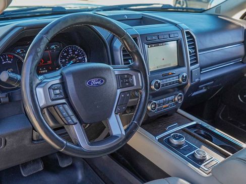 Used 2019 Ford Expedition Max Platinum image 9