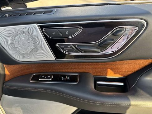 Used 2023 Lincoln Navigator L Black Label image 11