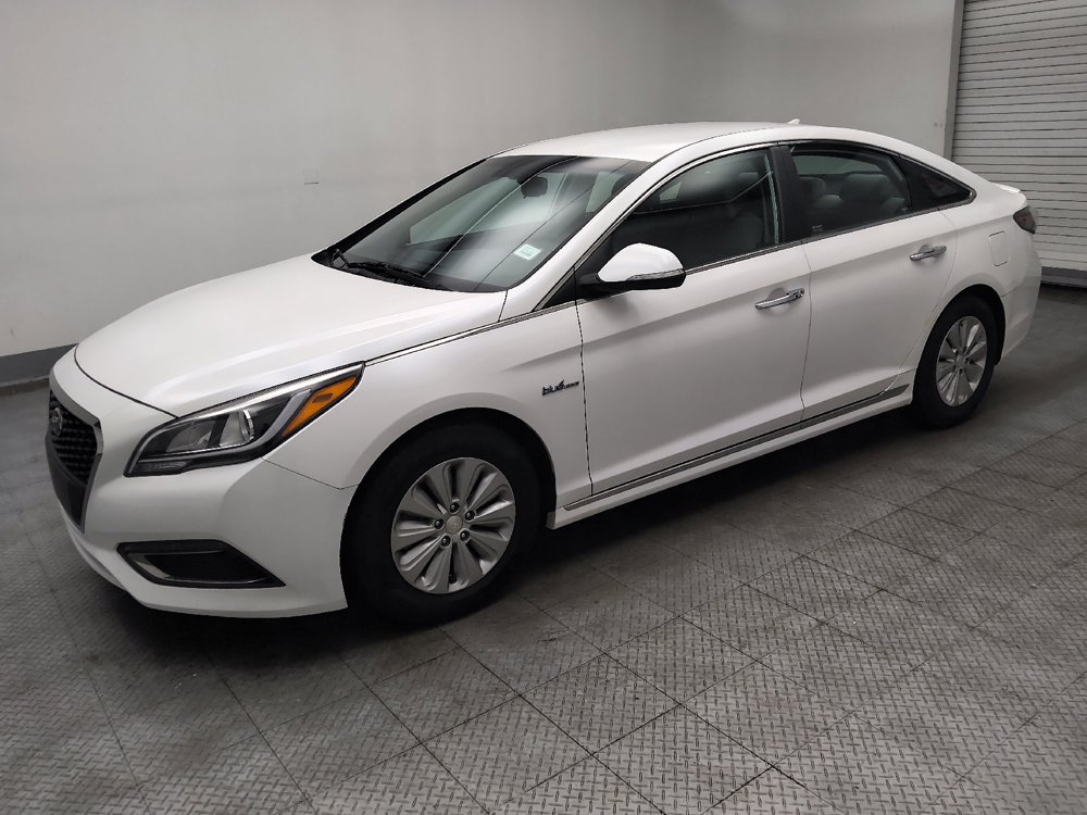 Used 2016 Hyundai Sonata SE FWD image 2