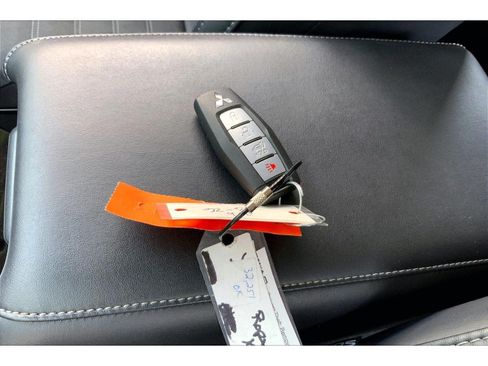 Used 2025 Mitsubishi Outlander SE FWD image 11