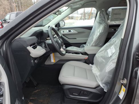 New 2026 Ford Explorer Active w/ Active Comfort Package image 5