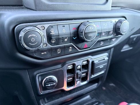 Used 2019 Jeep Wrangler Unlimited Sport S image 19