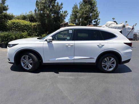 Used 2025 Acura MDX SH-AWD image 3
