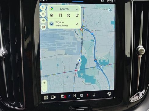 Certified 2023 Volvo XC60 B5 Core w/ Climate Package image 18