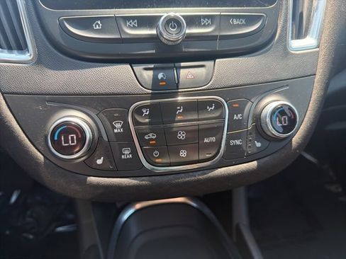 Used 2021 Chevrolet Malibu LT FWD image 13