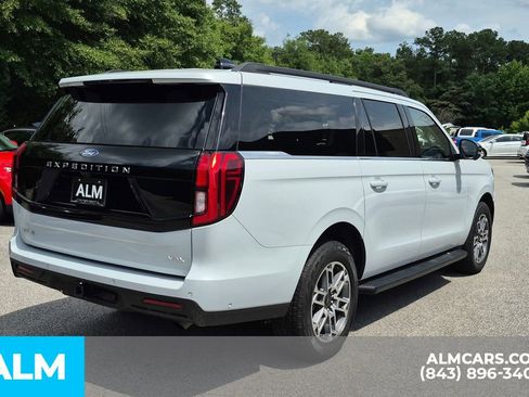 Used 2025 Ford Expedition Max Active AWD/4WD image 5