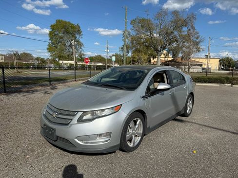 Used 2011 Chevrolet Volt Premium w/ Premium Trim Package image 2