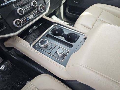 Used 2024 Ford Expedition Max XLT AWD/4WD image 32