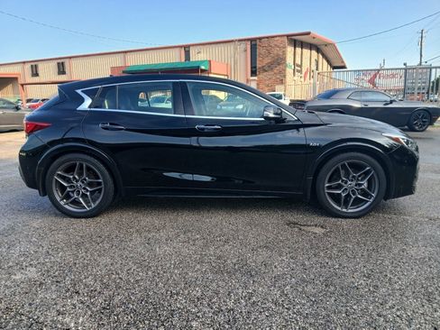 Used 2018 INFINITI QX30 Sport w/ Cargo Package FWD image 8