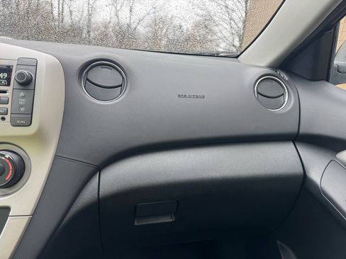 Used 2010 Pontiac Vibe image 23