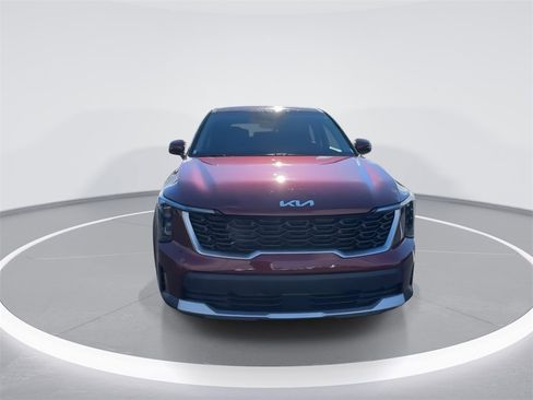 Used 2025 Kia Sorento LX image 3