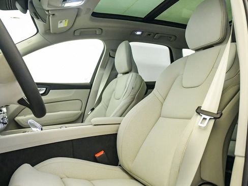 New 2026 Volvo XC60 B5 Ultra w/ Climate Package PRO image 18