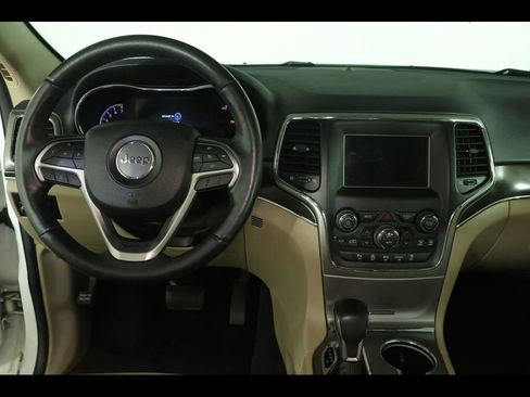Used 2018 Jeep Grand Cherokee Limited AWD/4WD image 16