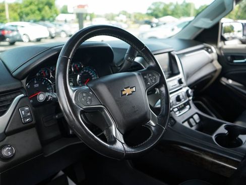 Used 2019 Chevrolet Suburban LT AWD/4WD image 5