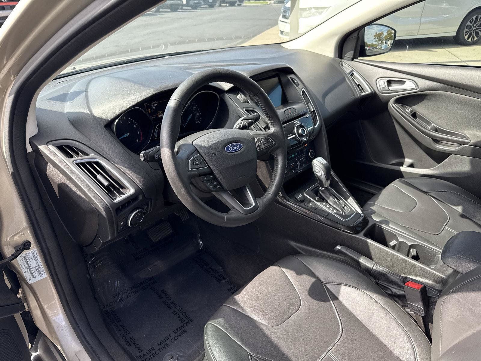 Used 2018 Ford Focus Titanium w/ Titanium Technology Package FWD image 10