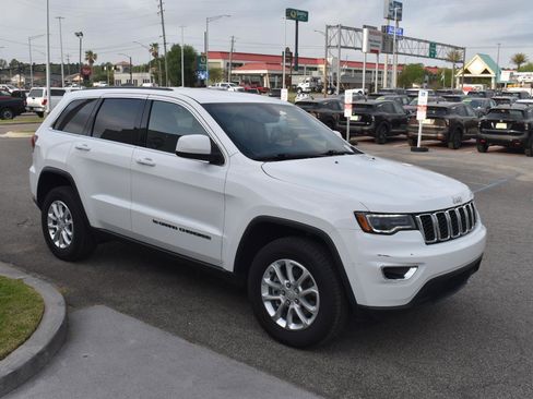 Used 2022 Jeep Grand Cherokee Laredo X image 13