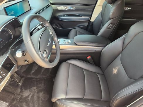 Used 2023 Genesis GV70 2.5T Select w/ Select Package image 15