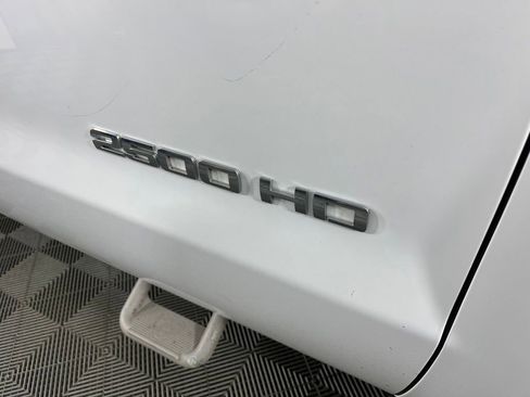 Used 2018 Chevrolet Silverado 2500 W/T w/ WT Convenience Package AWD/4WD image 7