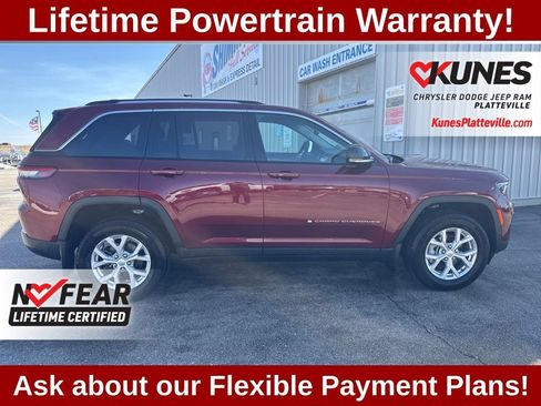 Used 2024 Jeep Grand Cherokee Limited AWD/4WD image 3
