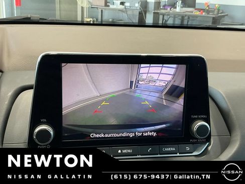 Used 2023 Nissan Rogue S FWD image 4