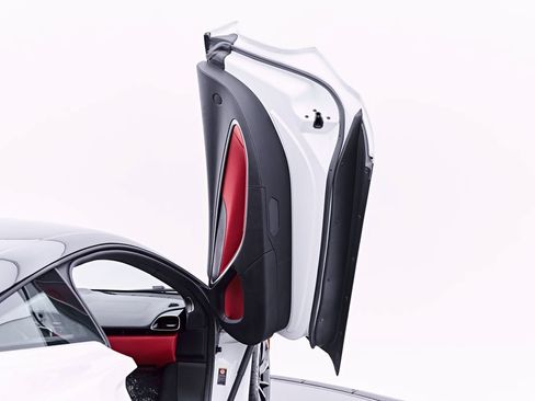 Used 2024 McLaren Artura RWD image 44