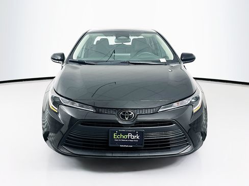 Used 2024 Toyota Corolla LE FWD image 2