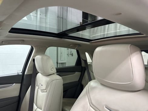 Used 2017 Cadillac XT5 Luxury w/ Driver Awareness Package image 33