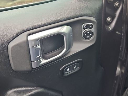 Used 2020 Jeep Wrangler Unlimited Sport S image 11