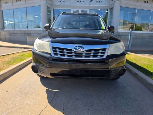 Used 2012 Subaru Forester 2.5X Premium AWD/4WD image 2