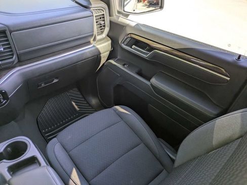 Used 2025 Chevrolet Silverado 1500 LT AWD/4WD image 17