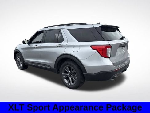 Used 2023 Ford Explorer XLT w/ Equipment Group 202A AWD/4WD image 3