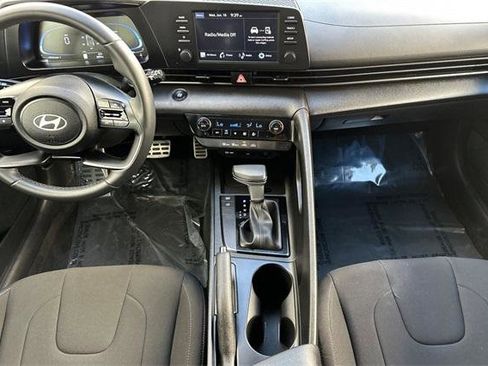 Certified 2025 Hyundai Elantra Sport image 14