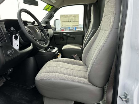 New 2024 Chevrolet Express 4500 w/ Power Convenience Package image 10