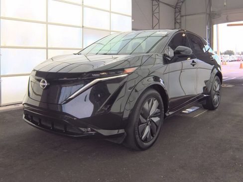 Used 2024 Nissan Ariya AWD image 2