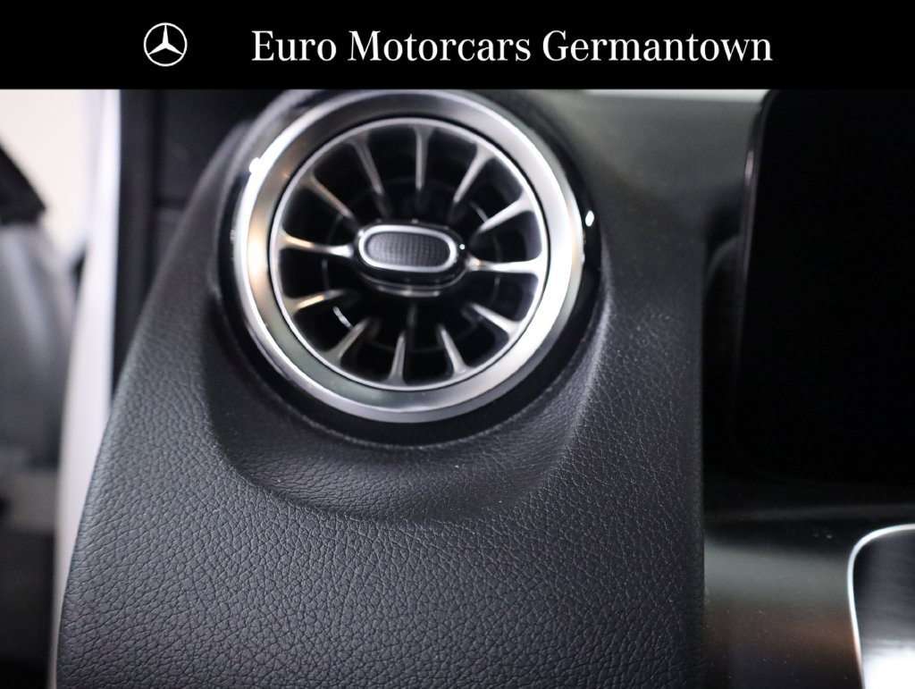 Used 2026 Mercedes-Benz GLB 250 4MATIC image 10