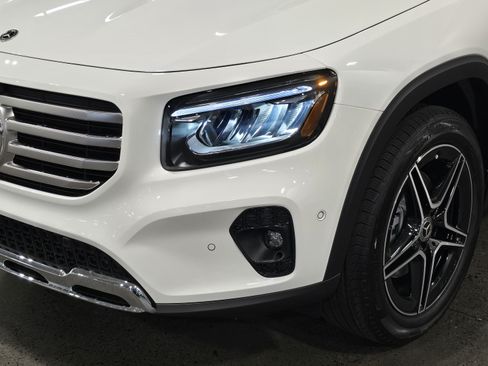 New 2026 Mercedes-Benz GLB 250 4MATIC image 8