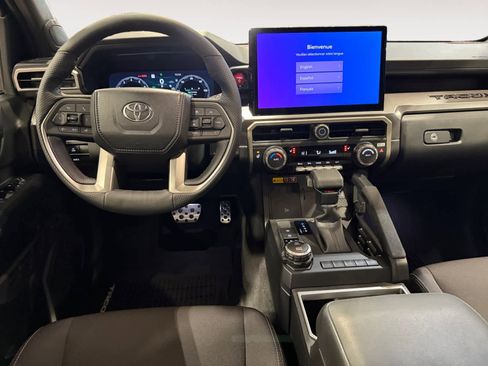 Used 2024 Toyota Tacoma TRD Sport image 11