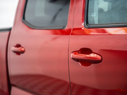 Certified 2022 Toyota Tacoma SR AWD/4WD image 17