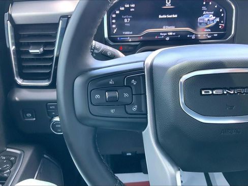 Used 2025 GMC Sierra 2500 Denali w/ Denali Reserve Package AWD/4WD image 17