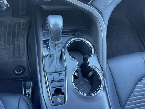 Used 2024 Toyota Camry SE image 27