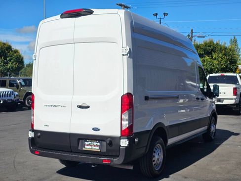 Used 2025 Ford Transit 250 148 High Roof AWD image 5