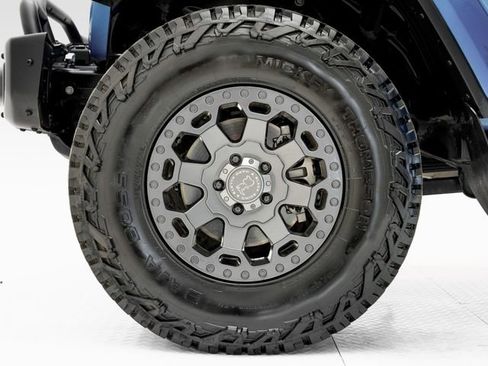 Used 2023 Jeep Gladiator Rubicon w/ LED Lighting Group AWD/4WD image 29