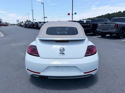 Used 2019 Volkswagen Beetle 2.0T S FWD image 12