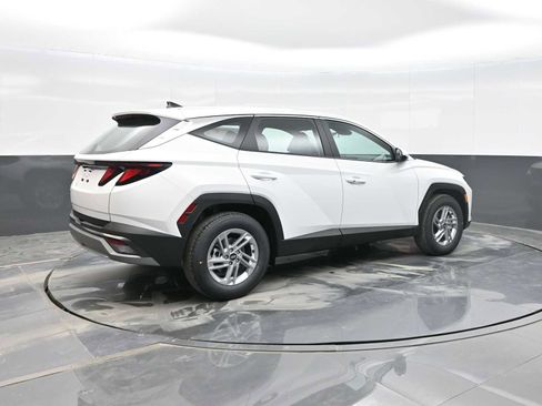 New 2026 Hyundai Tucson SE image 8