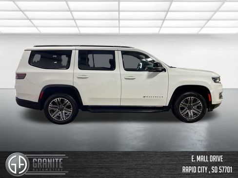 Used 2024 Jeep Wagoneer Series II AWD/4WD image 7