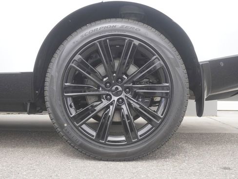 New 2026 Land Rover Range Rover Long Wheelbase SE image 33