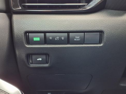 Used 2024 Nissan Sentra SR FWD image 26