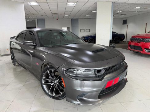 Used 2019 Dodge Charger Scat Pack image 2