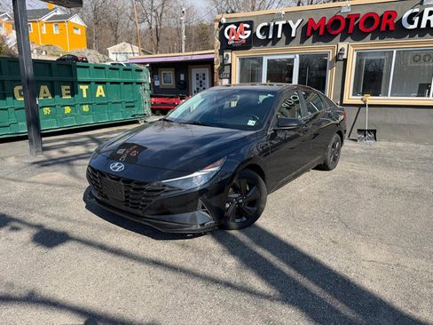 Used 2021 Hyundai Elantra SEL w/ Convenience Package image 1